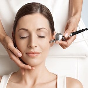 کلینیک زیبایی هُـــلــوکـــس