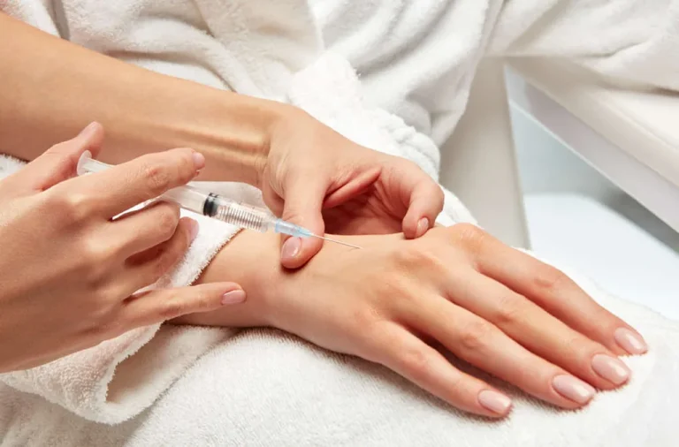 hand-filler-injection-تزریق ژل دست جوانساز