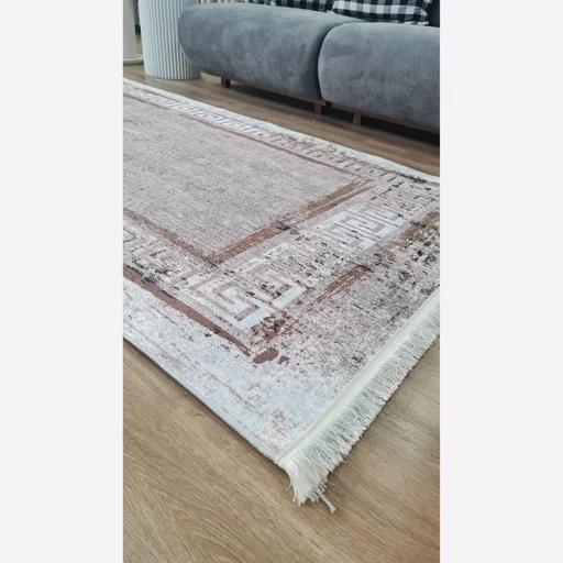 فرش ماشینی چاپی | فرشینه مخمل طرح ورساچه نسکافه ای h270 (پس کرایه) فرش ماشینی چاپی | فرشینه مخمل طرح ورساچه نسکافه ای h270 (پس کرایه) - Image 6